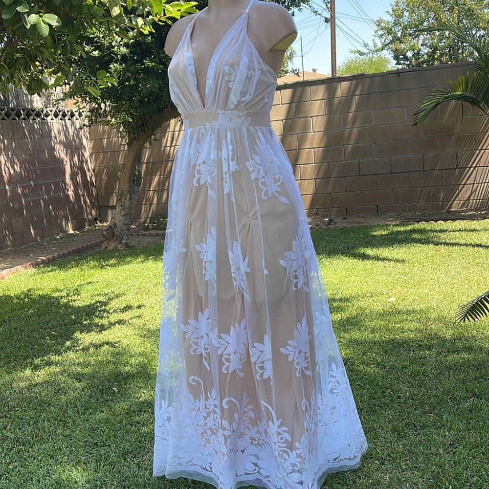 LilyFul Lace white Floral Overlay V-Neck Maxi sz MEDIUM womens Dress - Picture 7 of 16